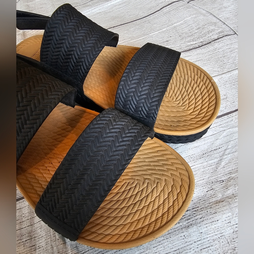 🌟SOLD🌟 Reef Women's Size 11 Water Vista Sandals With Heel Strap Outdoor Active - Picture 3 of 9